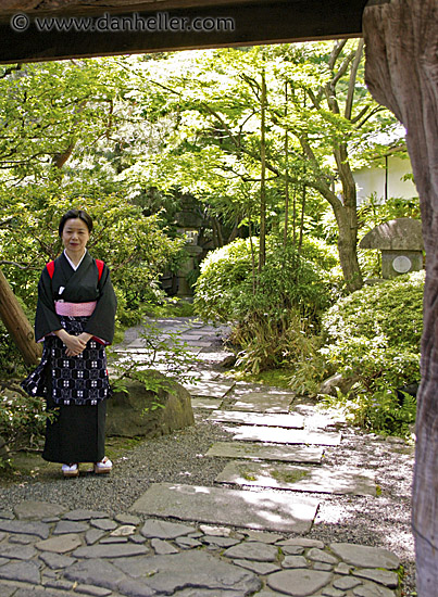 japanese-woman-tree-tunnel-2.jpg