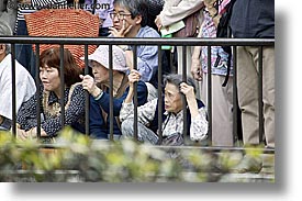 images/Asia/Japan/People/Women/women-behind-bars.jpg