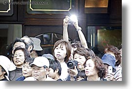 images/Asia/Japan/People/flash-burst.jpg