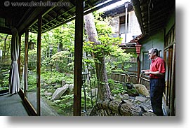 images/Asia/Japan/Takayama/Nagase/david-in-garden.jpg