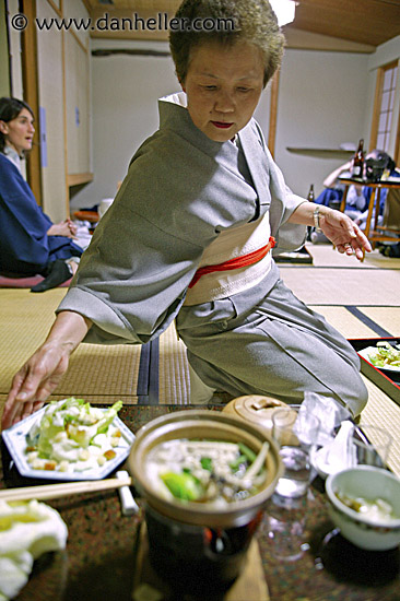 serving-japanese-food-1.jpg