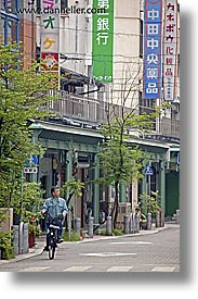 images/Asia/Japan/Takayama/People/guy-on-bike-2.jpg