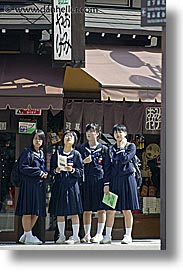 images/Asia/Japan/Takayama/People/japanese-schoolgirls-1.jpg