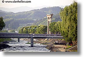 images/Asia/Japan/Takayama/Riverbank/torii-gate-n-bridge-2.jpg