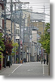 images/Asia/Japan/Takayama/Town/street-wires-3.jpg