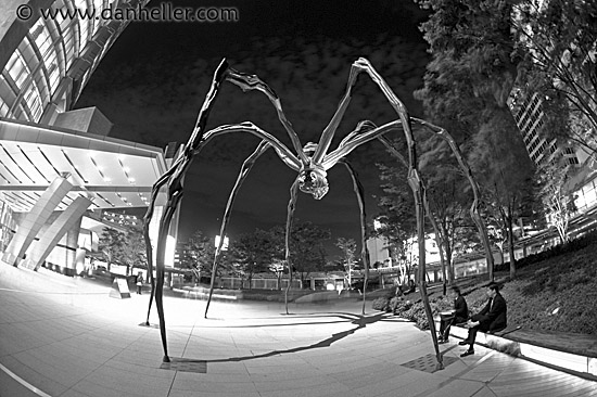 nite-spyder-sculpture-1-bw.jpg