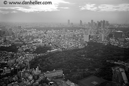 tokyo-cityscape-6-bw.jpg