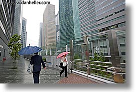 images/Asia/Japan/Tokyo/Cityscapes/walking-w-umbrella-2.jpg