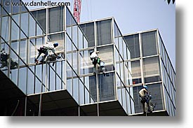 images/Asia/Japan/Tokyo/Cityscapes/window-washers-1.jpg