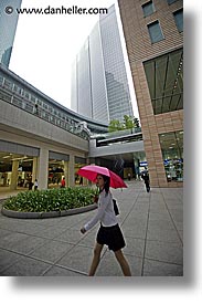 images/Asia/Japan/Tokyo/Cityscapes/woman-w-red-umbrella.jpg
