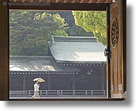 images/Asia/Japan/Tokyo/MeijiShrine/shrine-entry-doors-2.jpg