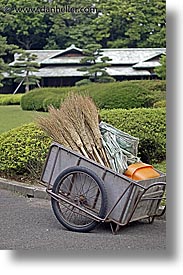 images/Asia/Japan/Tokyo/RoyalPalaceGardens/wheeled-cart.jpg