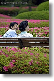 images/Asia/Japan/Tokyo/RoyalPalaceGardens/women-on-bench-1.jpg