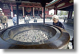 images/Asia/Japan/Tokyo/SensojiTemple/incense-vat-3.jpg
