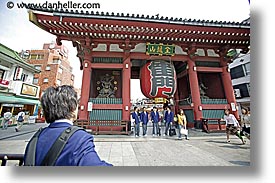 images/Asia/Japan/Tokyo/SensojiTemple/shrine-gate.jpg