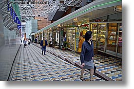 images/Asia/Japan/Tokyo/Streets/shinjuku-mall.jpg