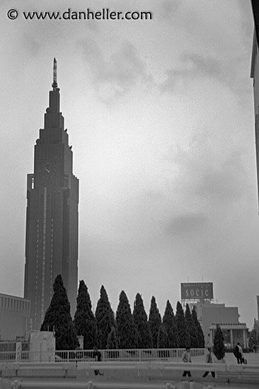 skyscraper-bw.jpg
