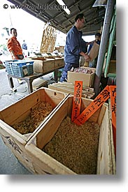images/Asia/Japan/Tokyo/TsukijiMarket/box-of-grains.jpg