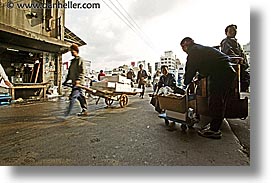 images/Asia/Japan/Tokyo/TsukijiMarket/people-in-motion-2.jpg