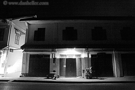 bldg-at-nite-05-bw.jpg