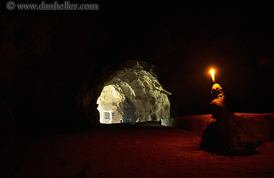 candle-n-cave-entrance-01.jpg