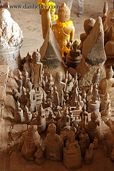 cave-temple-buddha-figurines-06.jpg