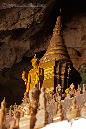 cave-temple-buddha-figurines-12.jpg