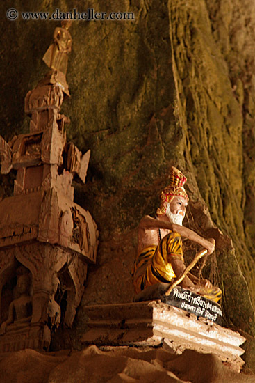 cave-temple-buddha-figurines-15.jpg