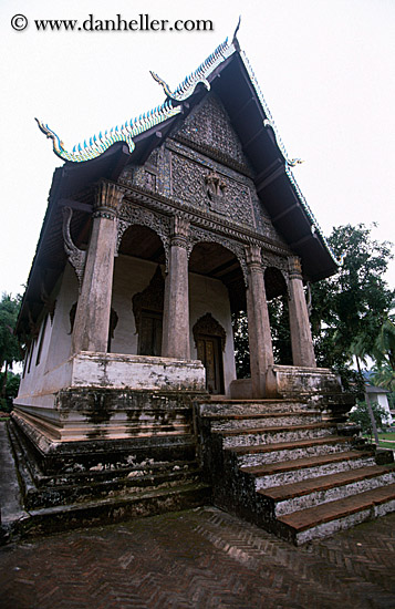 buddhist-temple-2.jpg