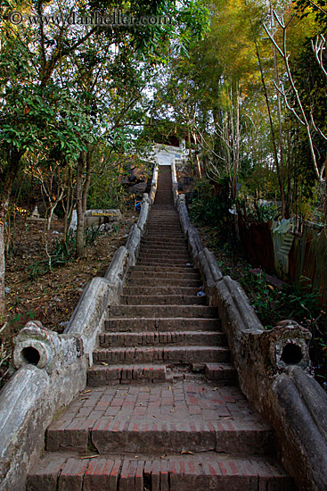 stairs-to-hut-1.jpg