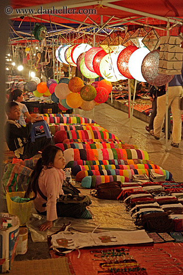 illuminated-lanterns-2.jpg