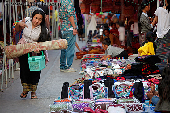 woman-carrying-rolled-mat-02.jpg