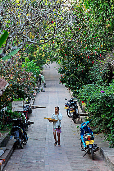 girl-walking-in-street.jpg