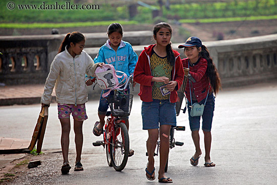 girls-n-bike.jpg