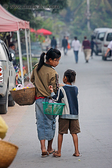 mother-n-daughter-w-baskets-1.jpg