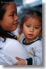 images/Asia/Laos/LuangPrabang/People/Kids/mother-n-daughter.jpg