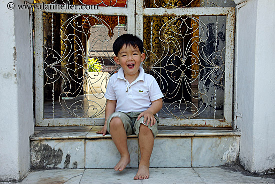 toddler-boy-at-gate-8.jpg