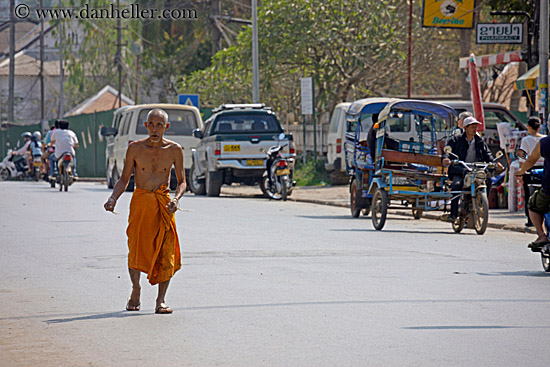 old-man-in-street.jpg