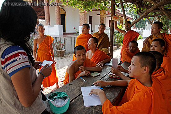 group-of-monk-boys-laughing-2.jpg