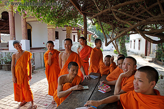 group-of-monk-boys-laughing-4.jpg