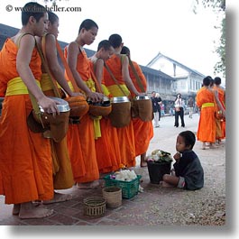 images/Asia/Laos/LuangPrabang/People/Monks/Procession/Kids/beggar-boy-n-monks-01.jpg