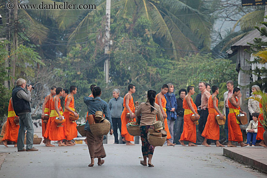 women-walking-w-don_ganh-02.jpg