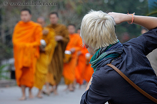 woman-photographing-monks-03.jpg