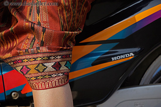 womans-leg-n-motorcycle-1.jpg