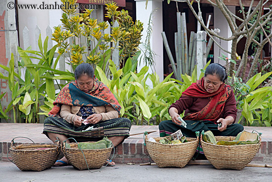 old-women-w-food-baskets-1.jpg