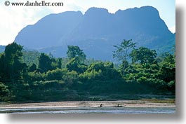 images/Asia/Laos/LuangPrabang/Scenics/River/fishermen-n-nam_khan-river-07.jpg