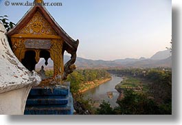 images/Asia/Laos/LuangPrabang/Scenics/River/shrine-n-nam_khan-river-03.jpg