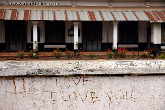 i_love_you-graffiti.jpg