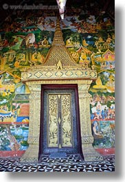 images/Asia/Laos/LuangPrabang/WatChoumkhong/ornate-apsara-door-3.jpg