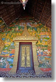 images/Asia/Laos/LuangPrabang/WatChoumkhong/ornate-apsara-door-5.jpg